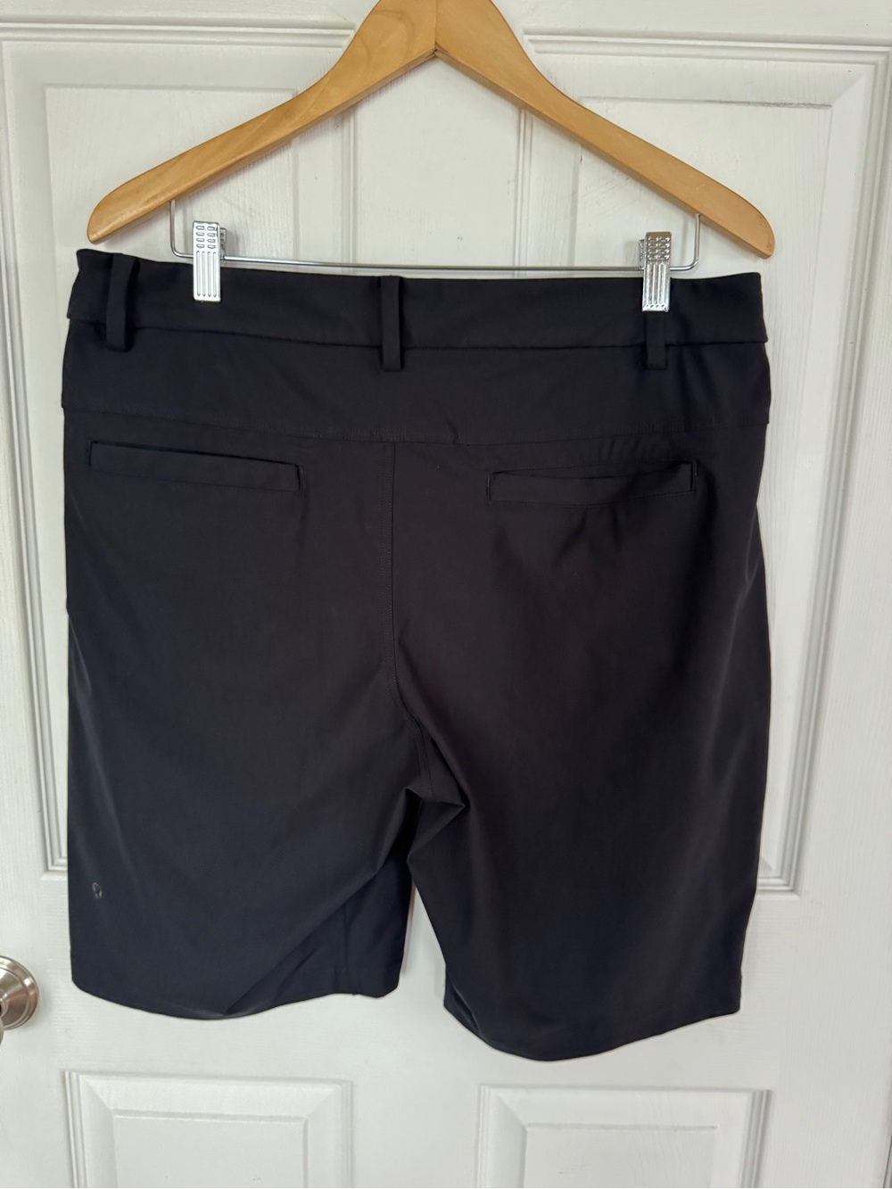 Men's Lululemon Black Performance Shorts - Picture 2 of 4